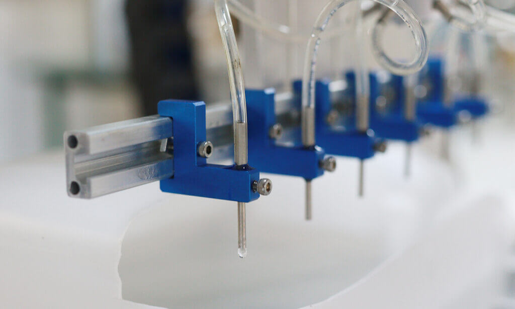 muilti-nozzle dispensing head