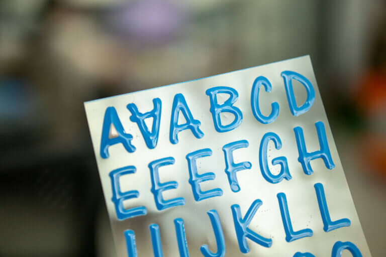 Irregular sticker layout for CCD vision doming machine selection
