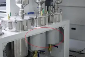 Glue tank with heating jacket