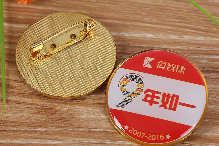 混合款式的树脂滴胶活动徽章和装饰徽章样品