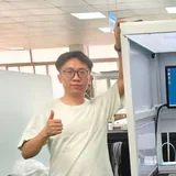 Leo, Robota sales manager